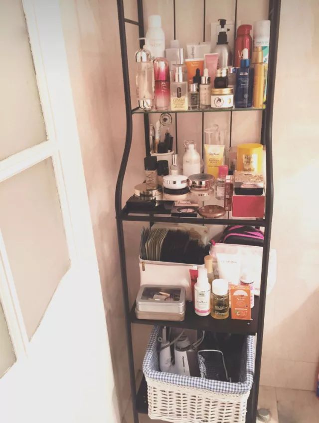 给大家推荐一款实用的卧室置物架,好用的家庭置物架方便简单好看