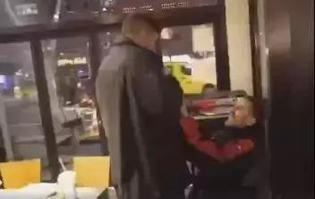 一周时尚丨HM王源同款上线,SupremexRIMOWA半小时价格翻四倍