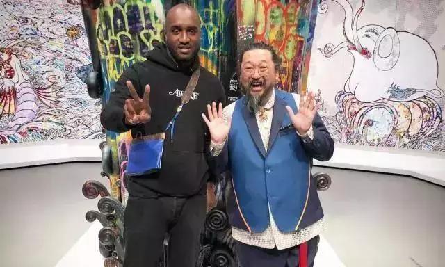 一周时尚丨HM王源同款上线,SupremexRIMOWA半小时价格翻四倍