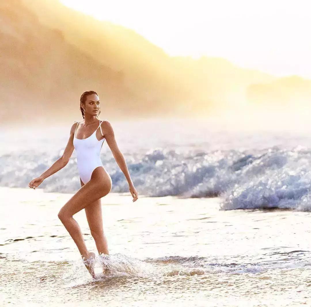 一周时尚丨HM王源同款上线,SupremexRIMOWA半小时价格翻四倍