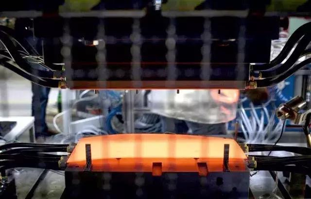 靠热冲压技术，这家企业从西班牙小公司做到全球领军！