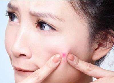 用过的粉扑彩妆蛋要清洗吗,粉扑用完不洗会滋生细菌吗