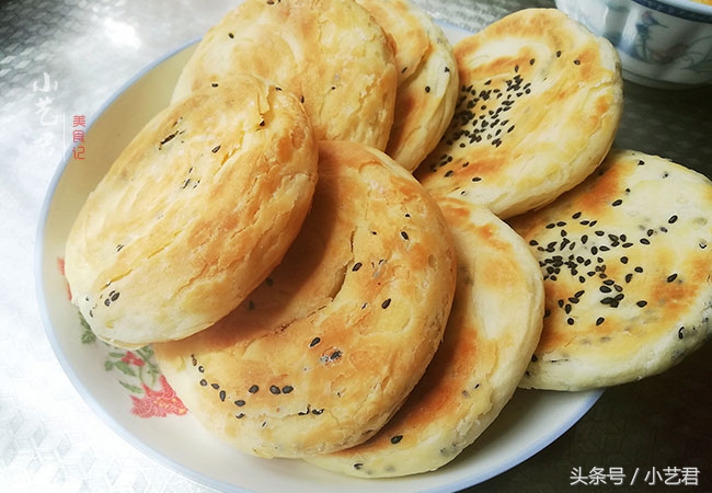 吃了我做的烧饼家人都不爱吃馒头了，皮酥瓤软，第二天吃也不硬