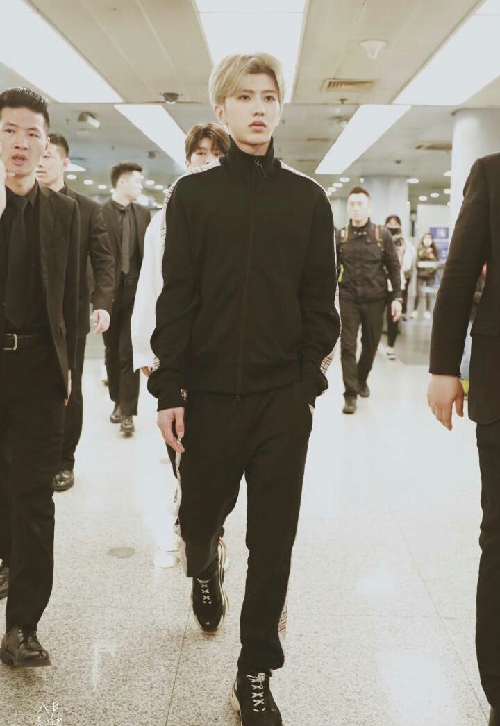 蔡徐坤十大帅哥,王俊凯实力碾压易烊千玺蔡徐坤