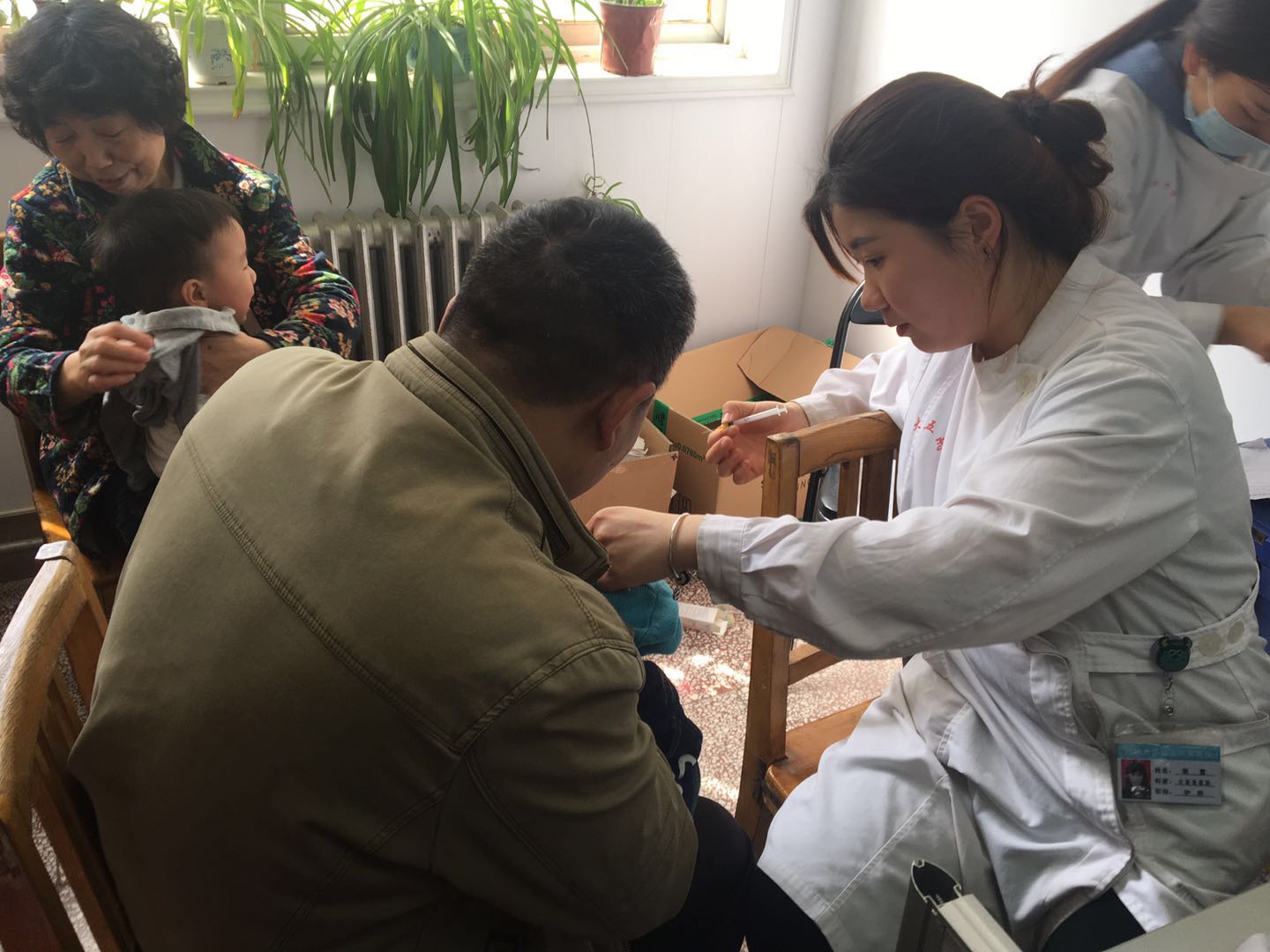 护士刚学扎针拿什么练手,护士扎针练手需要什么东西