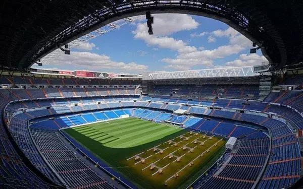 想去欧冠四强主场感受一盘足球的狂热吗？电光火石间直呼过瘾！