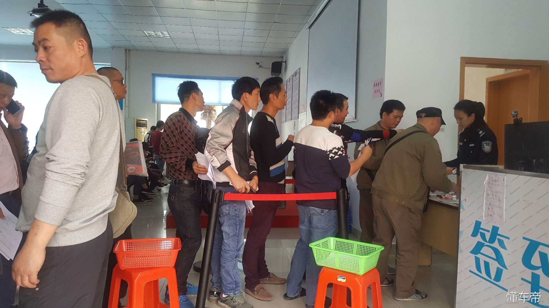 12分扣完了是先拿证还是先消分,12分扣完的正确方法