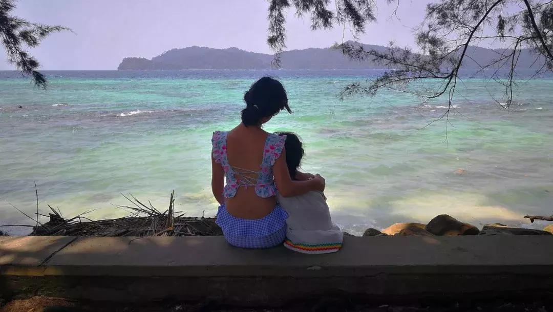 小孩旅行途中发烧了怎么处理,出门旅游孩子晚上突然发烧