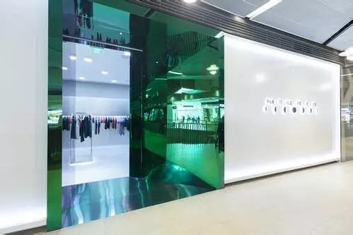 服饰零售行业如何突围 (服饰行业关店潮)