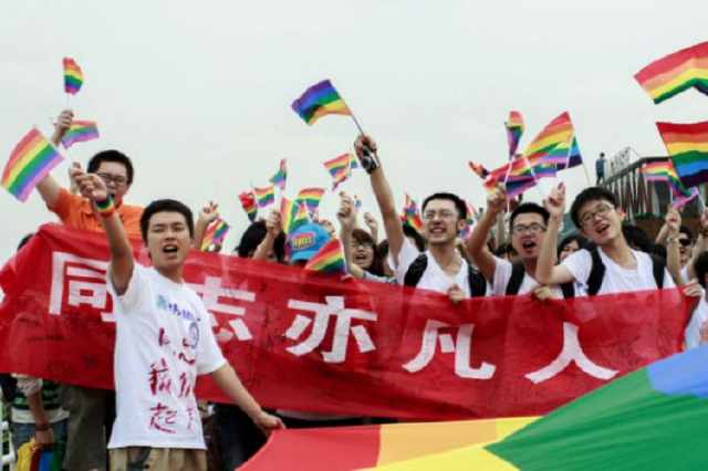 济南,一场300多人参与的同性恋亲友恳谈会上发生了什么?