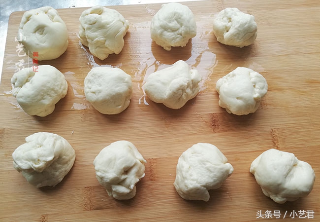 吃了我做的烧饼家人都不爱吃馒头了，皮酥瓤软，第二天吃也不硬