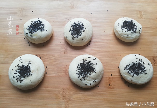 吃了我做的烧饼家人都不爱吃馒头了，皮酥瓤软，第二天吃也不硬