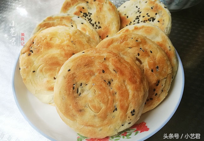 吃了我做的烧饼家人都不爱吃馒头了，皮酥瓤软，第二天吃也不硬