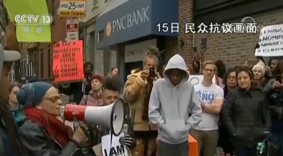 美国种族歧视有多可怕?黑人在星巴克被捕只因未点单快看