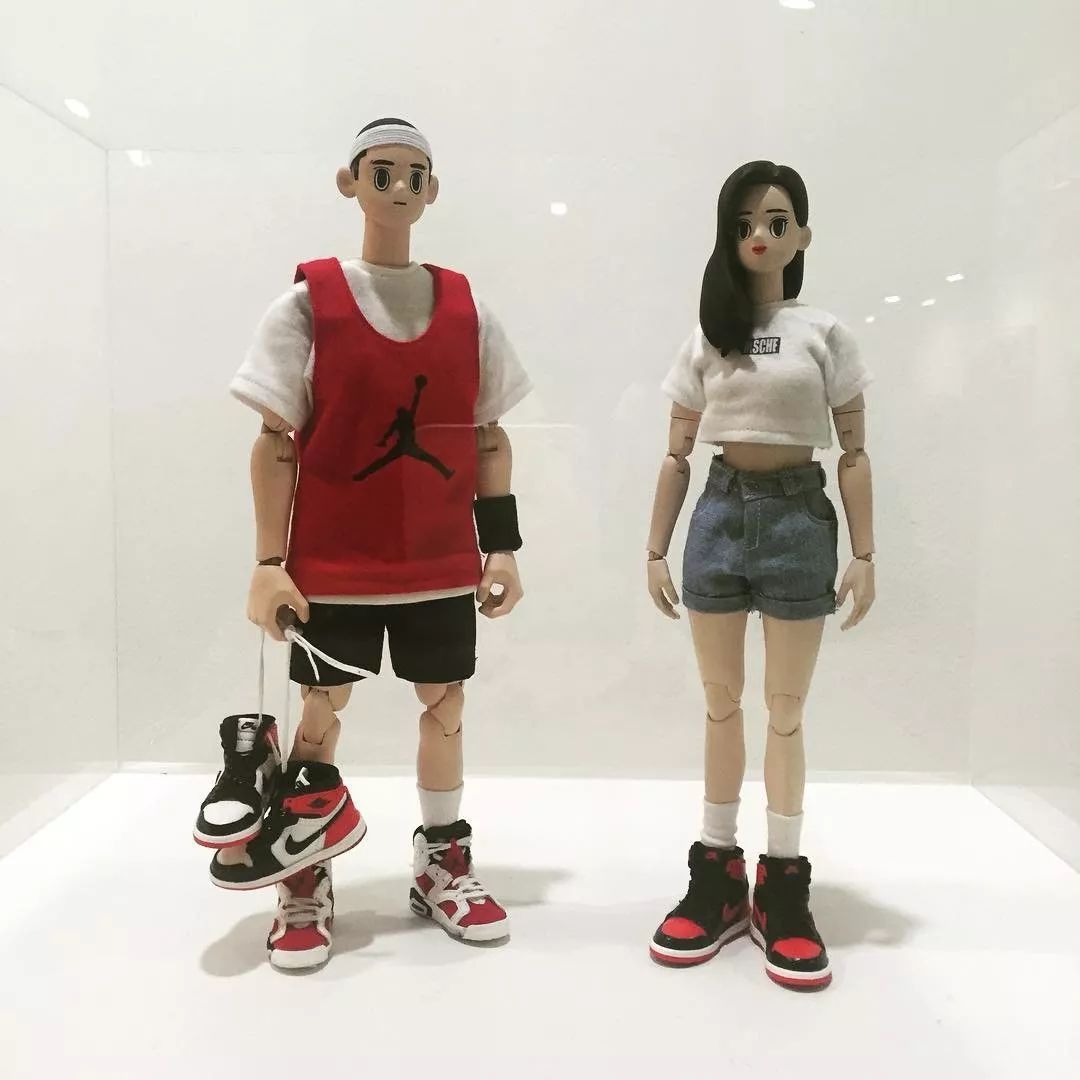 六块钱穿上Supreme不是梦，突破次元壁来圈钱！