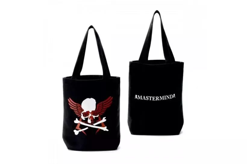 六块钱穿上Supreme不是梦，突破次元壁来圈钱！