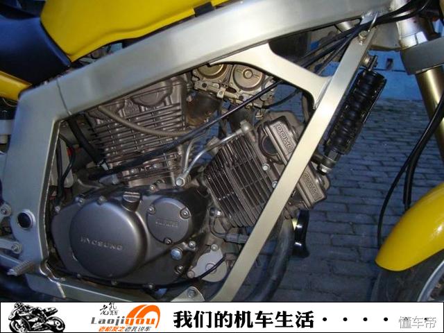 搭载进口V型双缸发动机,轻骑运动型太子GV250即将上市,确实很酷