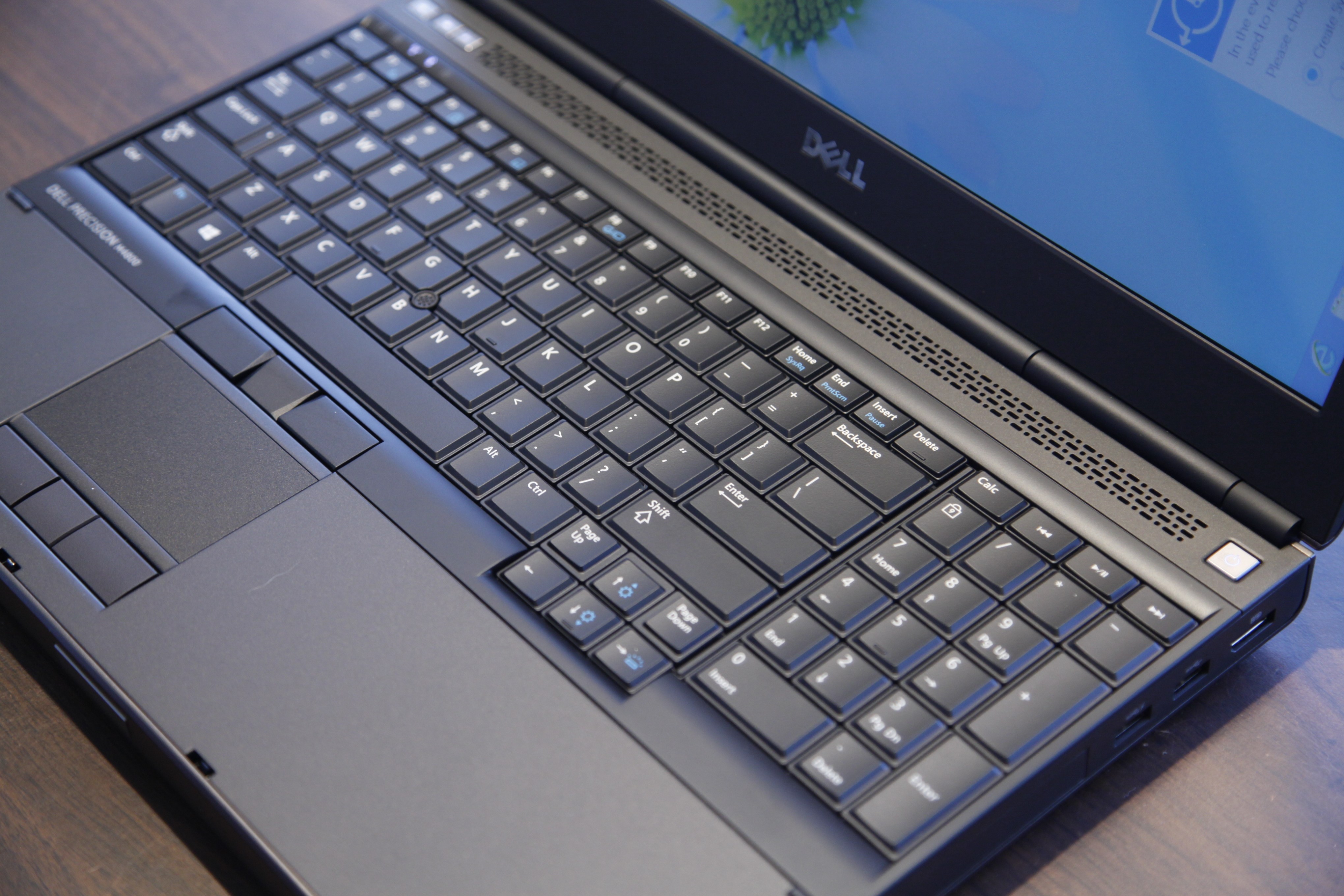 光芒渐退的铠甲战士—戴尔M4800移动工作站美图赏析