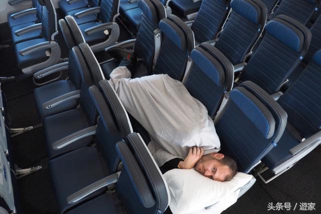 带两个孩子坐飞机详细流程,带孩子坐一次飞机
