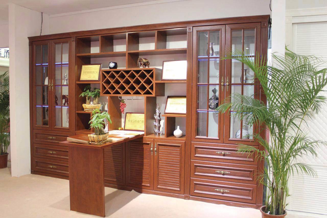 全铝门材出现在山东单县三六九国际家具城，全铝豪门家具无甲醛