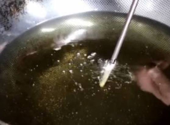 奥尔良味的香酥炸鸡柳简单又好吃,炸鸡柳怎么做好吃又脆又嫩