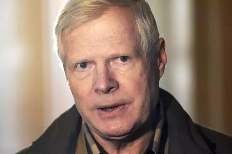 女儿被强奸致死，这个父亲做出的举动震惊了无数人……