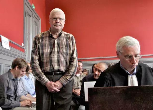 女儿被强奸致死,这个父亲做出的举动震惊了无数人……