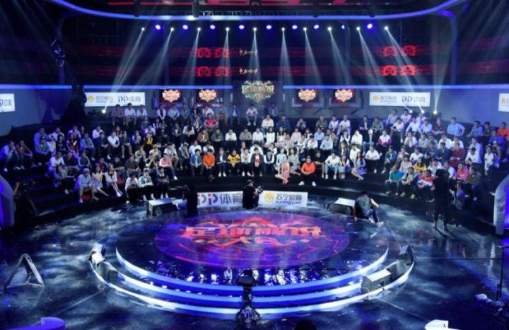 足球解说套路,足球十大经典解说