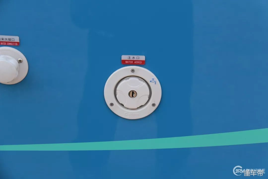 进口100万大额头c型豪华房车,豪华的六座六卧c级房车