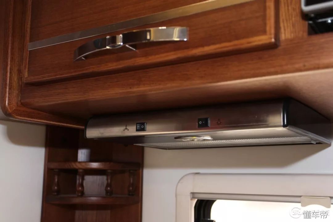 进口100万大额头c型豪华房车,豪华的六座六卧c级房车