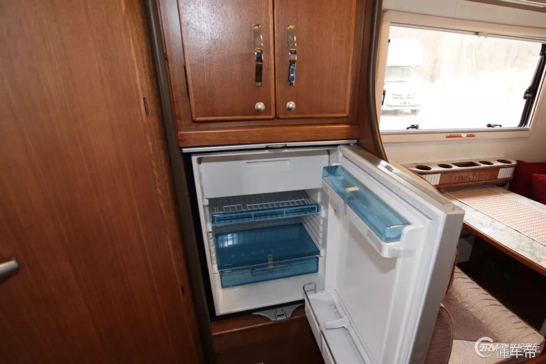 进口100万大额头c型豪华房车,豪华的六座六卧c级房车