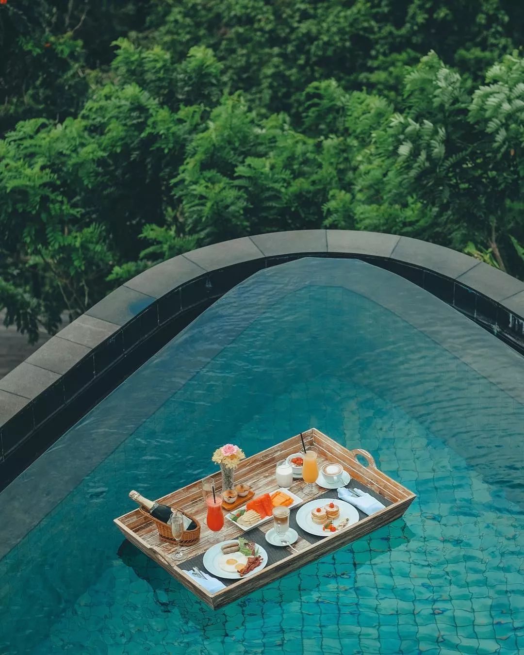 火爆INS的网红酒店都替你扒来了！｜2018“滚床单”攻略来啦！