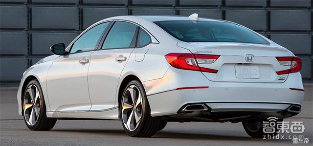 本田雅阁10代半官方指导价,本田雅阁10代18款260二手