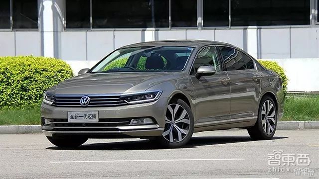 本田雅阁10代半官方指导价,本田雅阁10代18款260二手