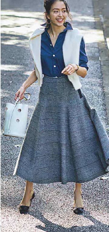 2022早春流行牛仔裤搭配,今年最流行几种颜色搭配