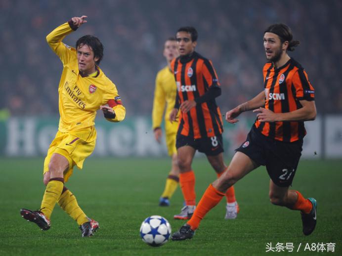 巴萨断崖式下滑球,巴萨十大失败转会