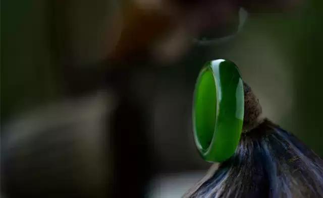 水如碧玉山如黛下联,水如碧玉山如黛范成大