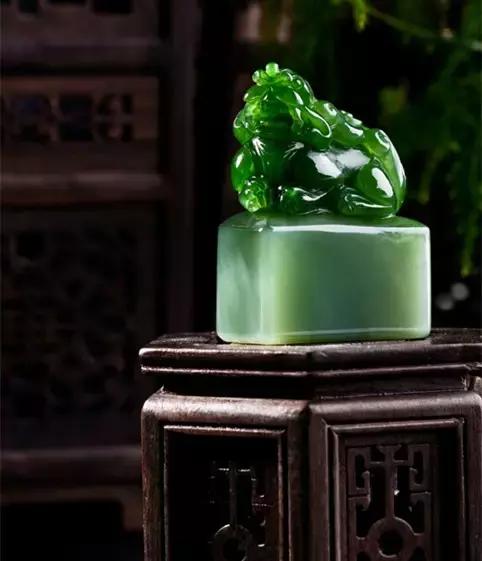 水如碧玉山如黛下联,水如碧玉山如黛范成大