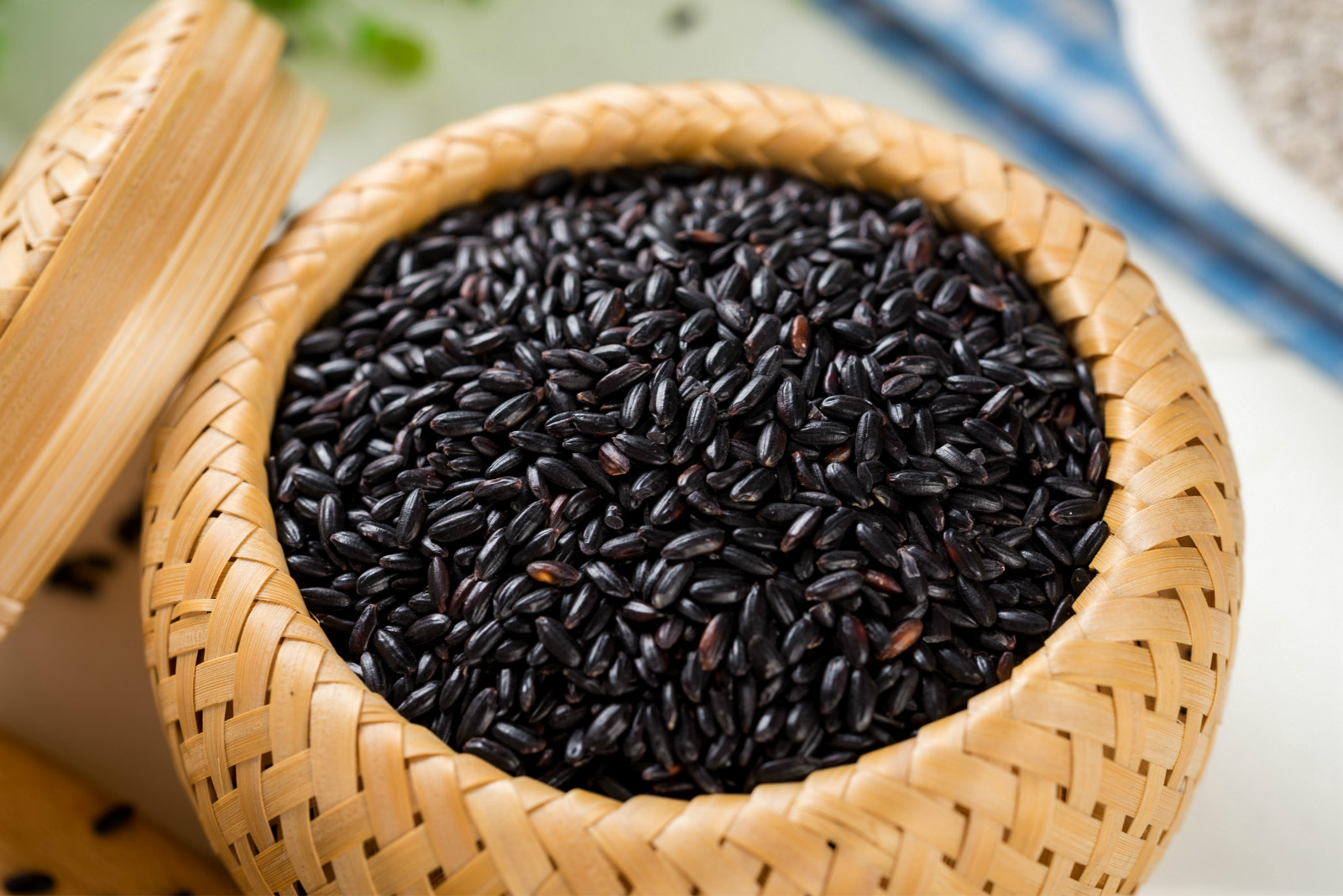 大姨妈一次量多一次量少,大姨妈天数正常但是月经量少