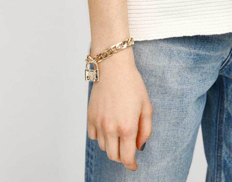 chloe閲戣壊閿佸ご,chlo閿佸ご