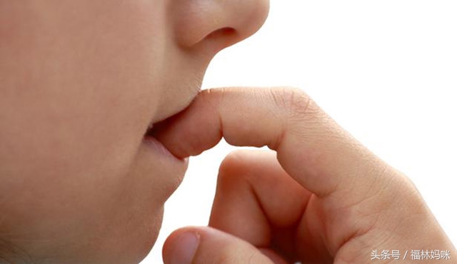 孩子咬指甲屡教不改怎么办,小孩咬手指怎么改正
