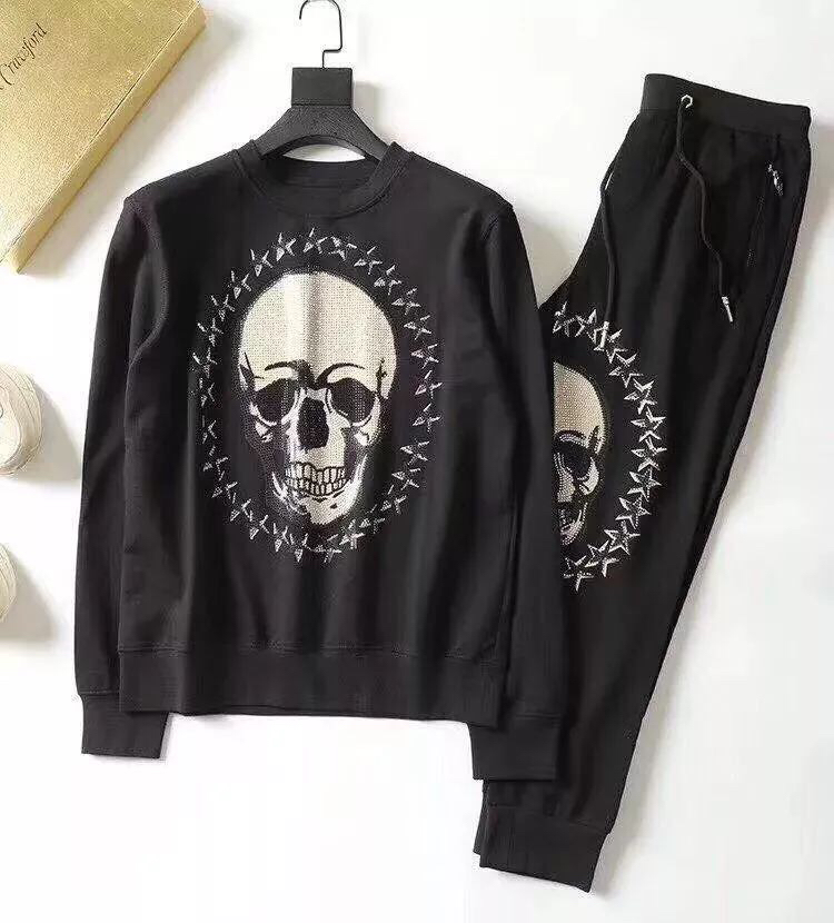 菲利普莱茵,PP2017春夏系列。经典水钻刺绣骷髅套