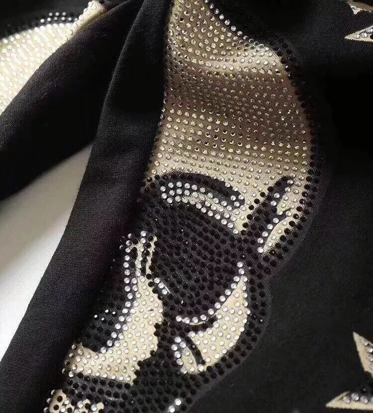 菲利普莱茵,PP2017春夏系列。经典水钻刺绣骷髅套