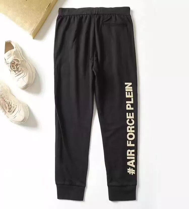 菲利普莱茵,PP2017春夏系列。经典水钻刺绣骷髅套