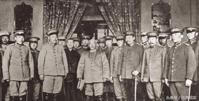 中华民国的第一任大总统是谁?孙袁蒋三个答案都有道理!