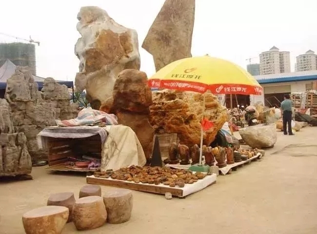 捡一些奇石去哪里卖,奇石哪里可以卖出去