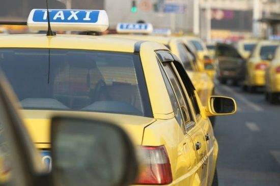 南京出租车试点融合派单,乘客享受快车价,司机收入涨五成