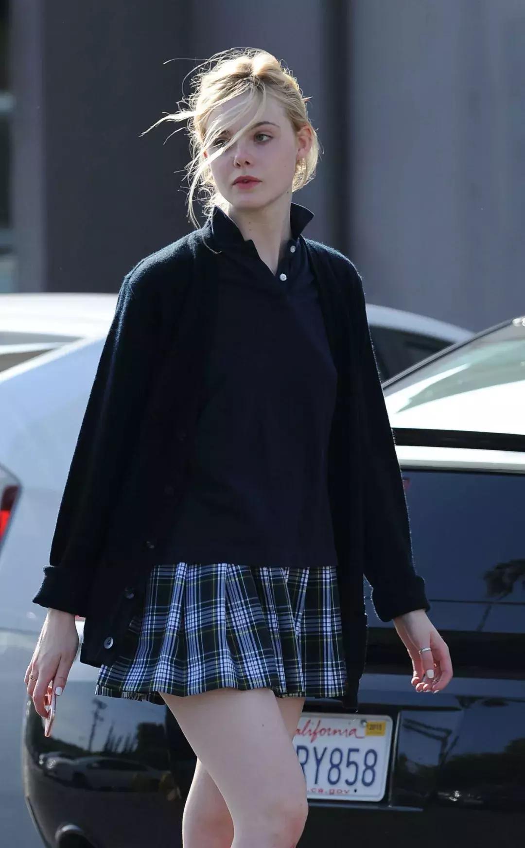 赵四西装穿搭,赵四红西服