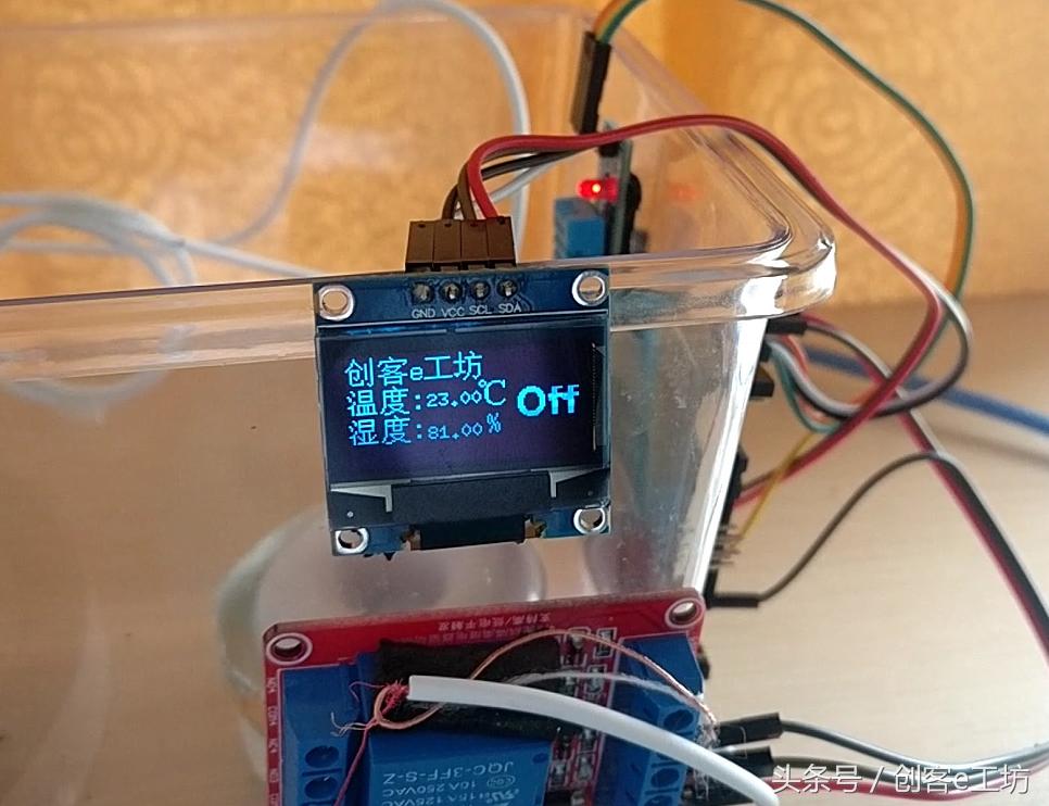 自制加湿器挂一条湿透的毛巾,用塑料瓶做房间加湿器