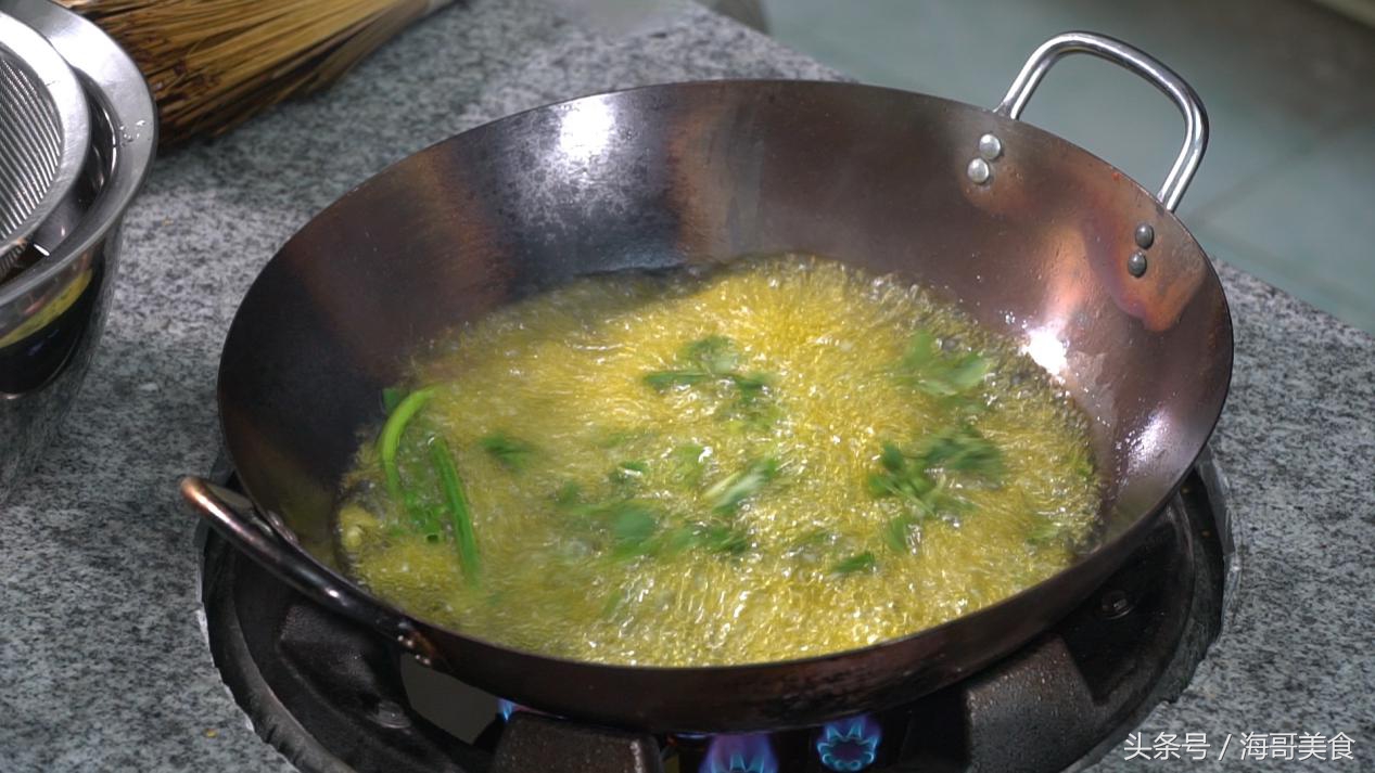 正宗川菜红油,川味红油怎么做才香又红又亮